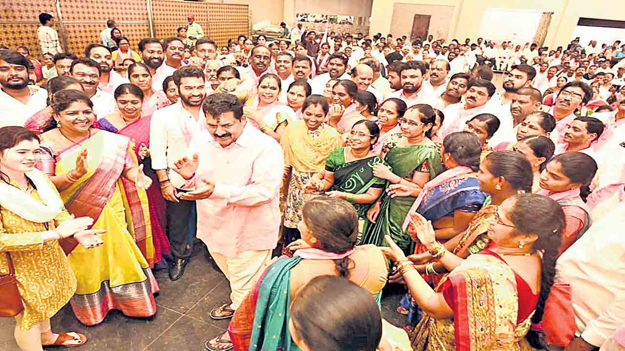 దేశంలో ఎక్కడా లేని విధంగా అభివృద్ధి