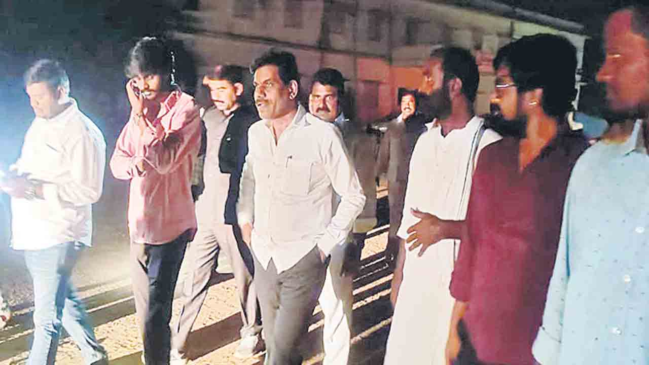 మంత్రి కేటీఆర్‌ పర్యటన ఏర్పాట్ల పరిశీలన