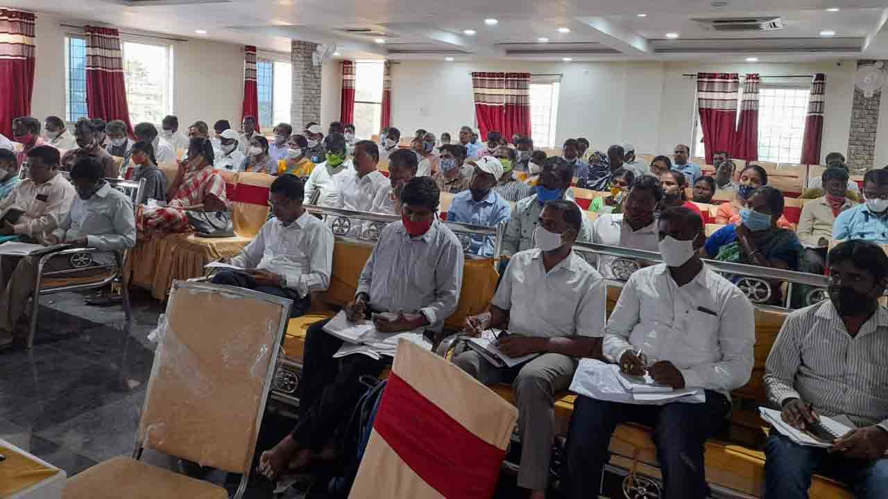 సెర్ప్‌ ఉద్యోగులకు ఉగాది కానుక