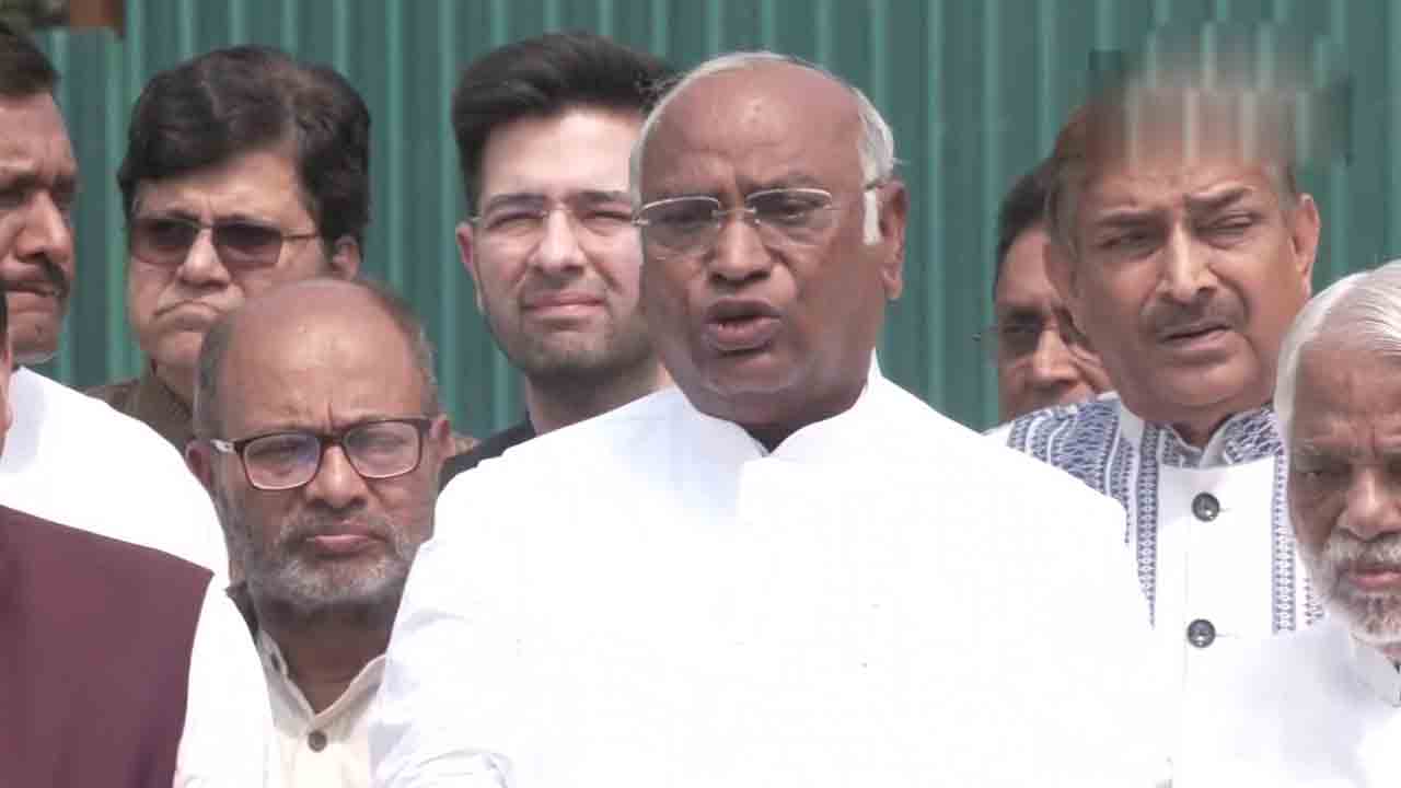 Mallikarjun Kharge | మోదీ పాలనలో ప్రజాస్వామ్యం లేదు.. కేంద్రంపై కాంగ్రెస్‌ అధ్యక్షుడు ఖర్గే ఆగ్రహం
