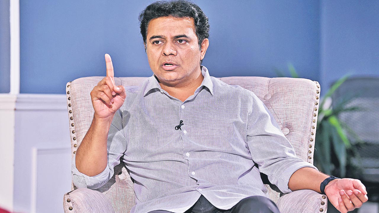Minister KTR | బండి, రేవంత్‌కు లీగల్‌ నోటీసులు.. పేపర్‌ లీకేజీలోకి తనను లాగడంపై మంత్రి కేటీఆర్‌ ఫైర్‌