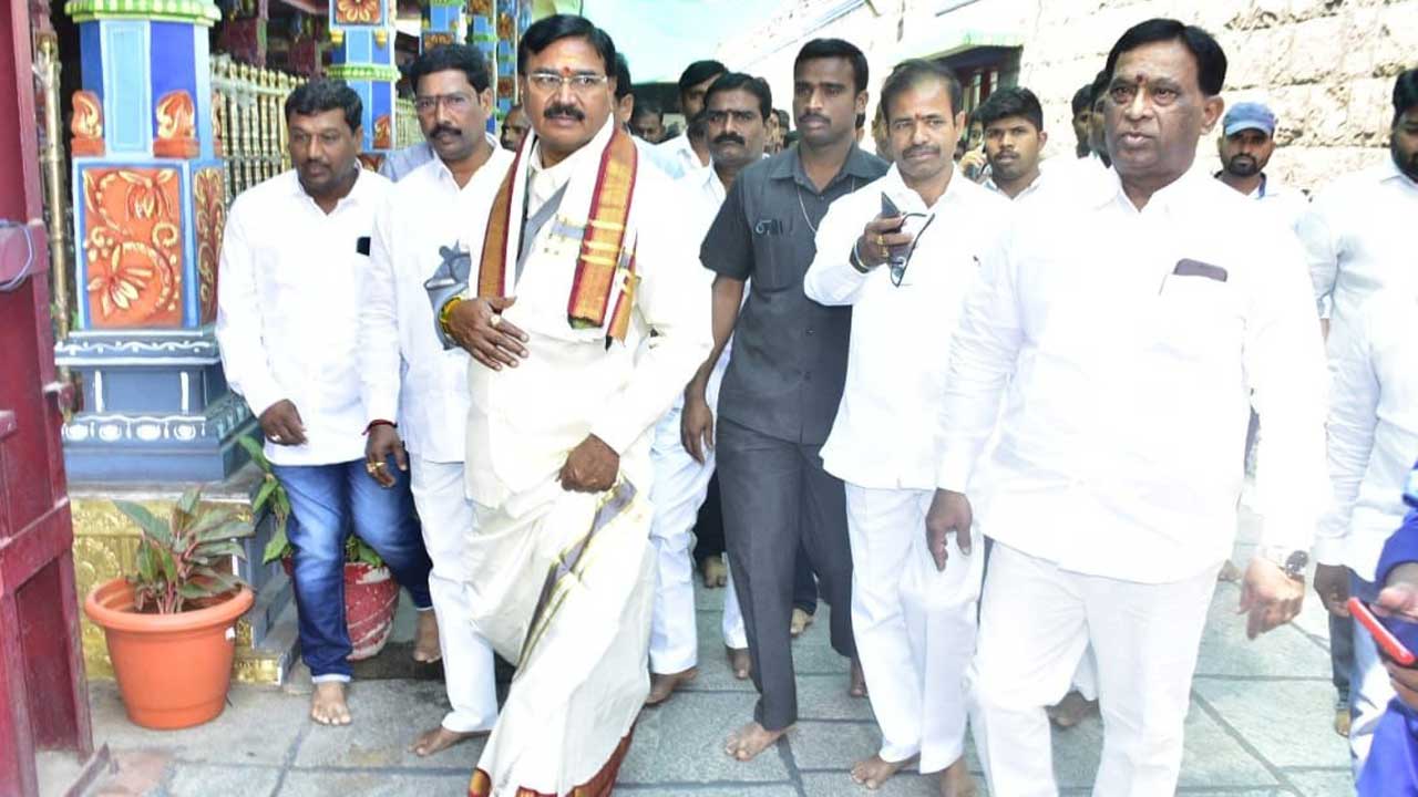 ఆత్మీయులతో తీయని వేడుక