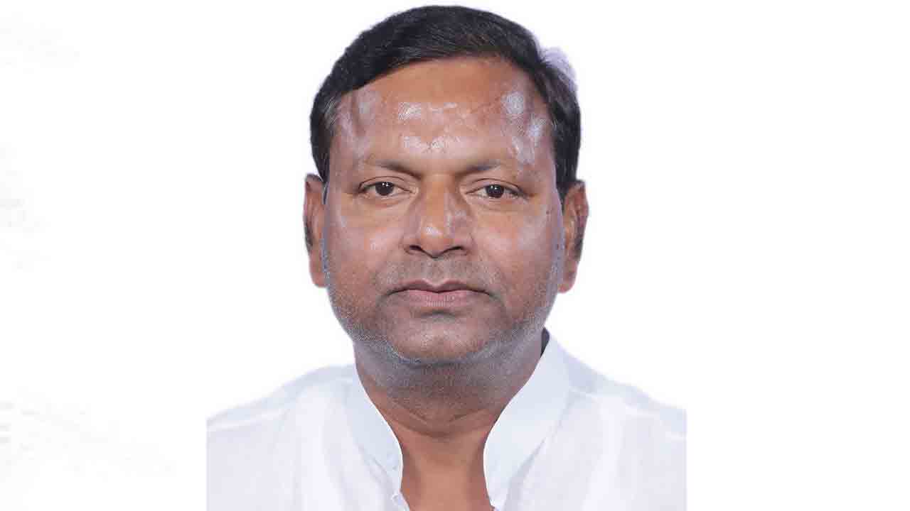 ఉద్యోగులకు కేంద్రం శఠగోపం