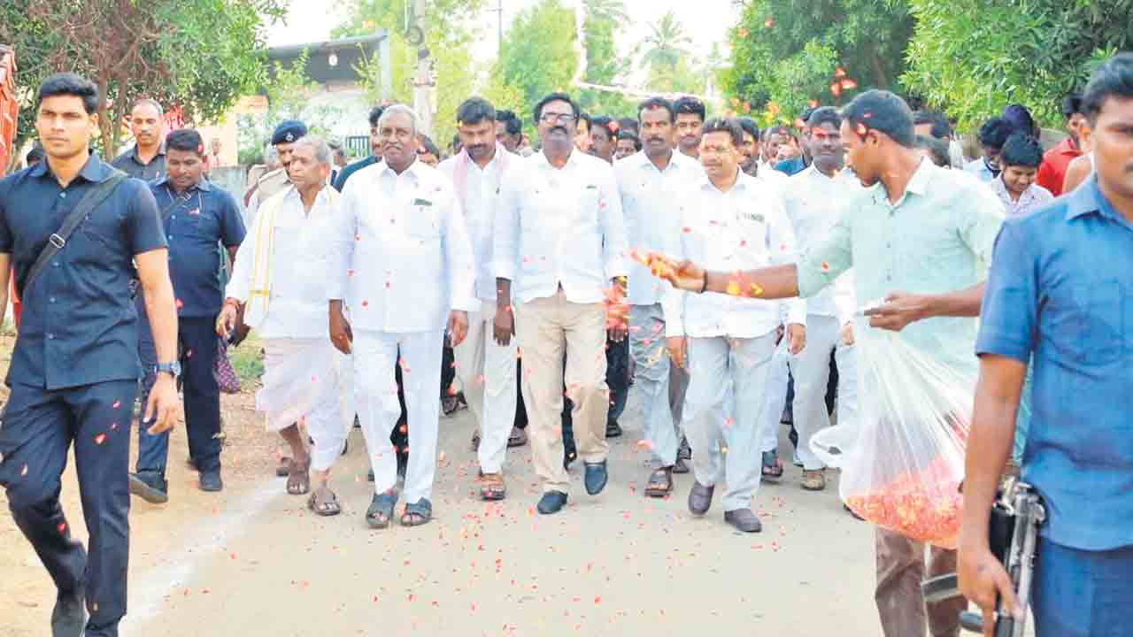 ‘మన ఊరు – మన బడి’లో జిల్లాది అగ్రస్థానం