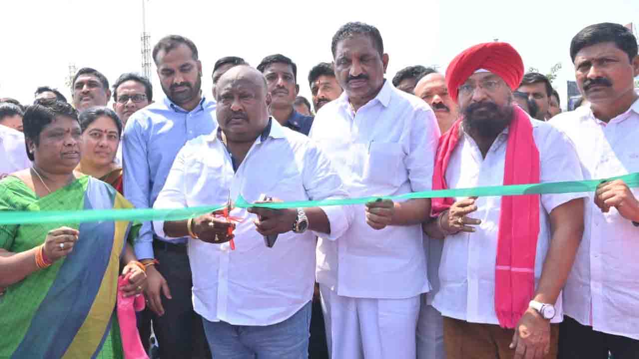 Minister Gangula Kamalakar | జ్ఞాన సంపదను పెంచేది పుస్తకమే : మంత్రి గంగుల కమలాకర్‌