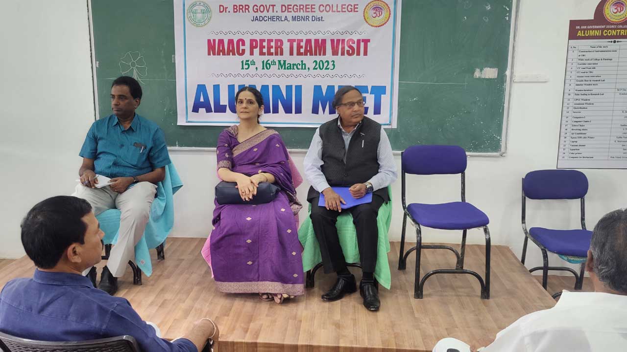 జడ్చర్ల డిగ్రీ కళాశాలలో న్యాక్‌ బృందం