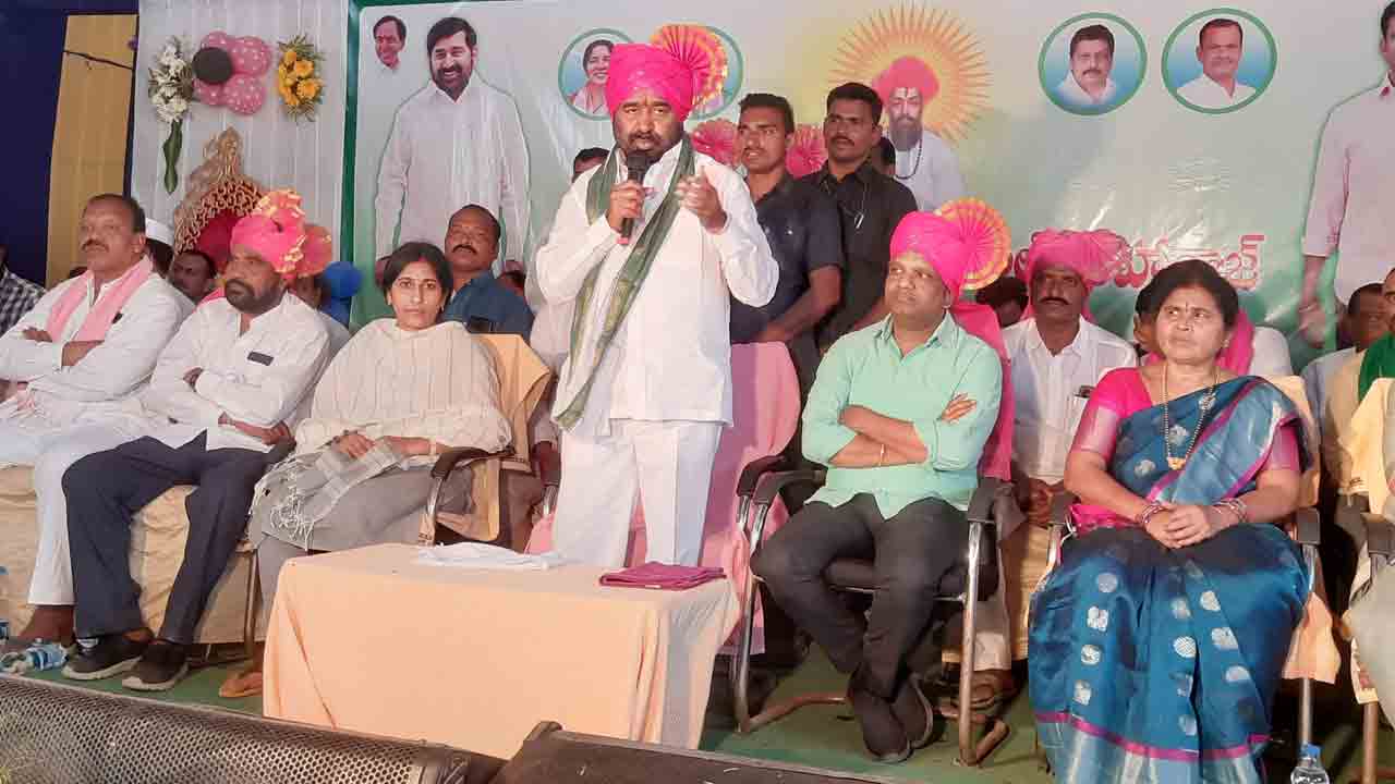 ముఖ్యమంత్రి కేసీఆర్‌.. అభినవ సేవాలాల్‌