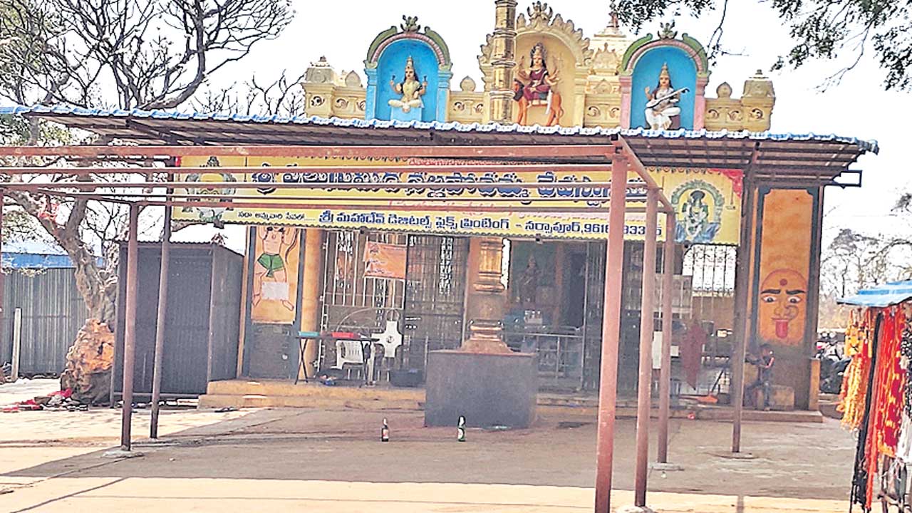 కోరిన కోర్కెలు తీర్చే కొంగుబంగారం పలుగు పోచమ్మ