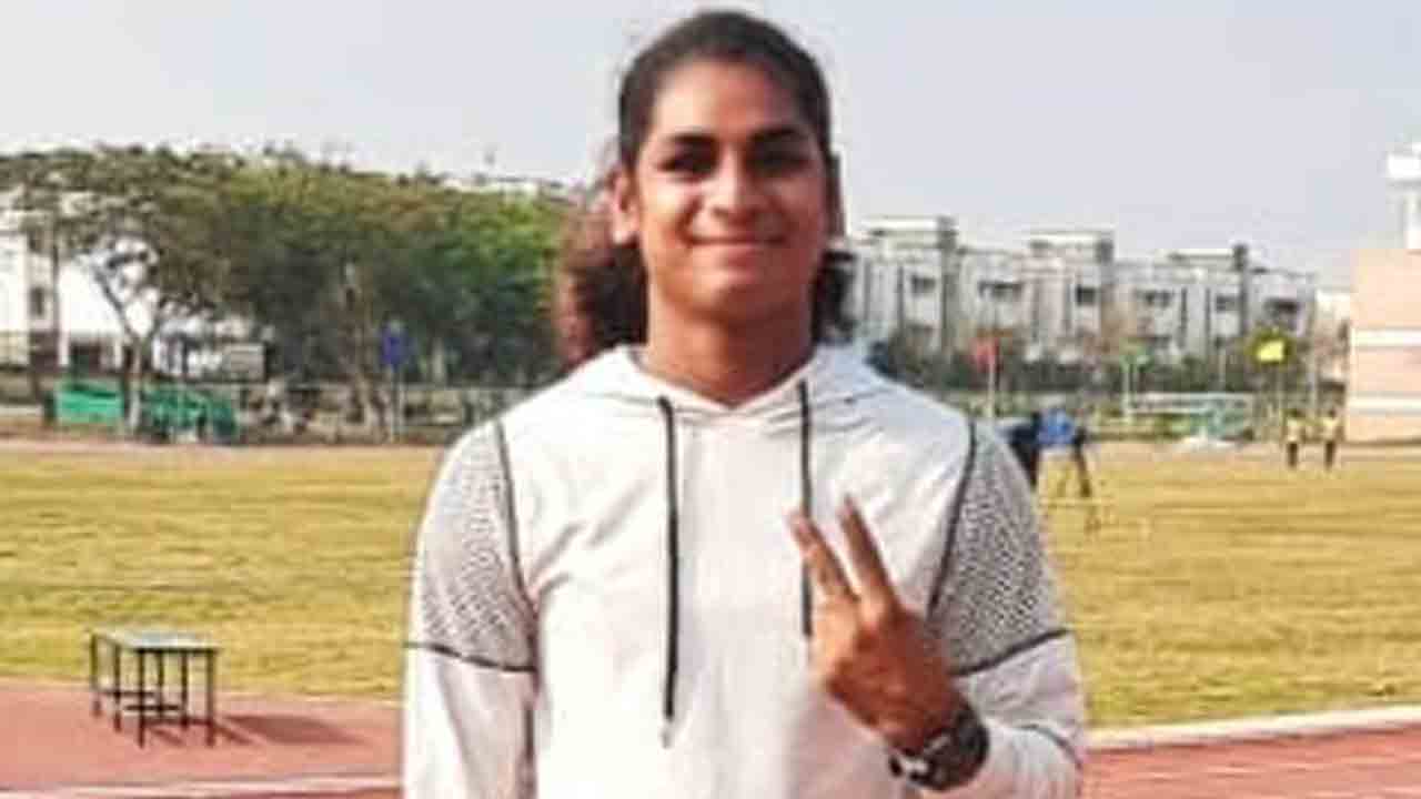 నందినికి రజతం