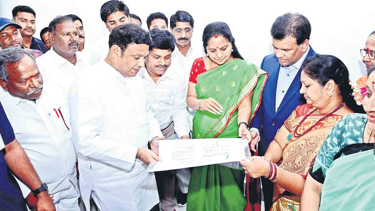 ఐటీ హబ్‌తో ఉద్యోగావకాశాలు