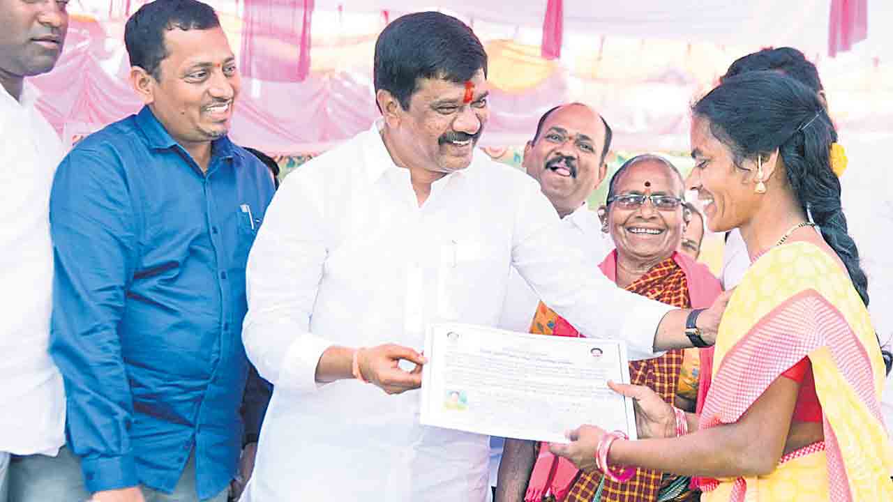 ప్రతిపేదకూ సొంతిల్లు ..