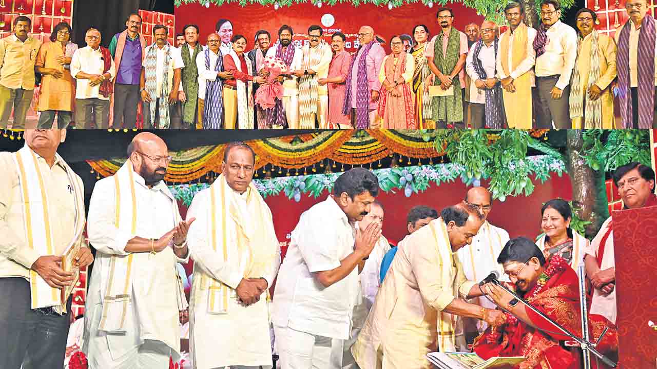 ఆధ్యాత్మిక వేత్తలకు శోభకృత్‌ పురస్కారాలు