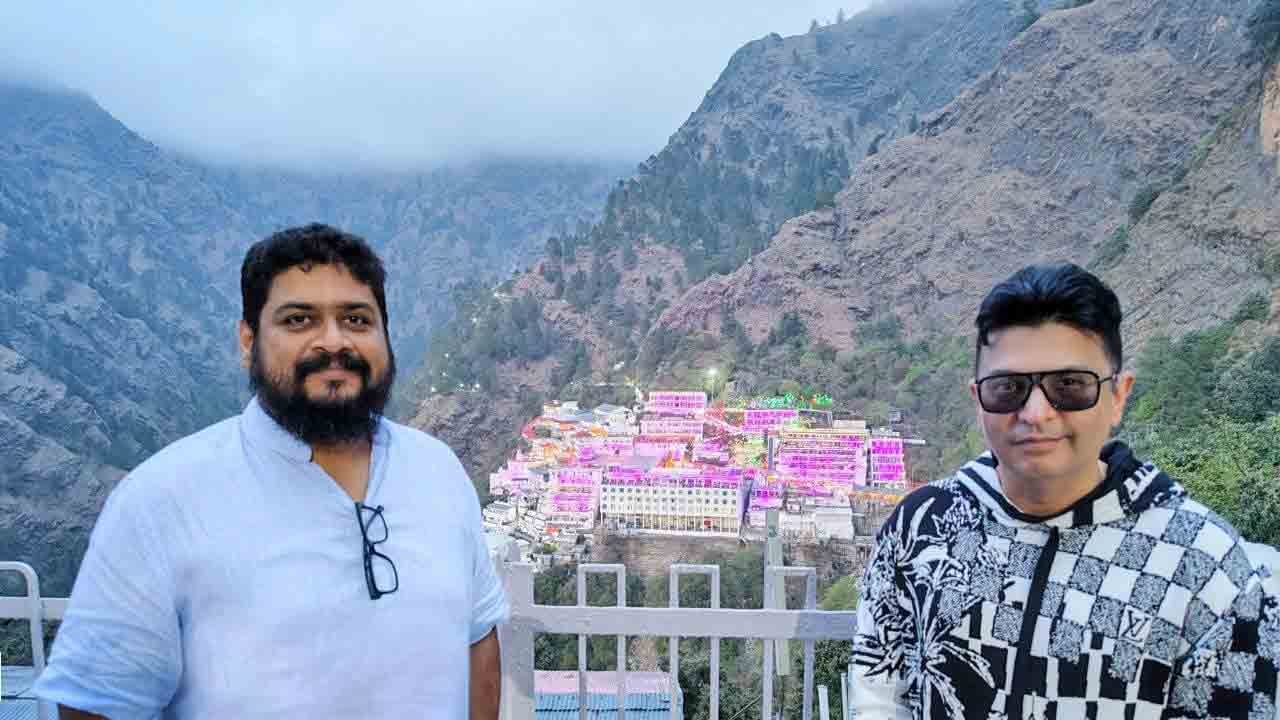 Om Raut |  ప్రఖ్యాత ఆలయానికి ఆదిపురుష్‌ డైరెక్టర్‌ ఓం రౌత్