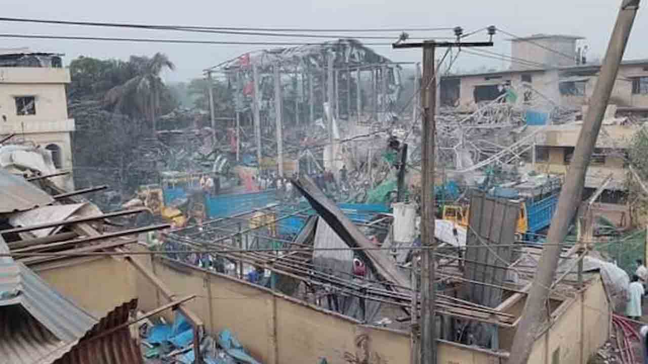 Oxygen plant | ఆక్సిజన్‌ ప్లాంట్‌లో భారీ పేలుడు.. ఆరుగురు మృతి, 30 మందికి గాయాలు