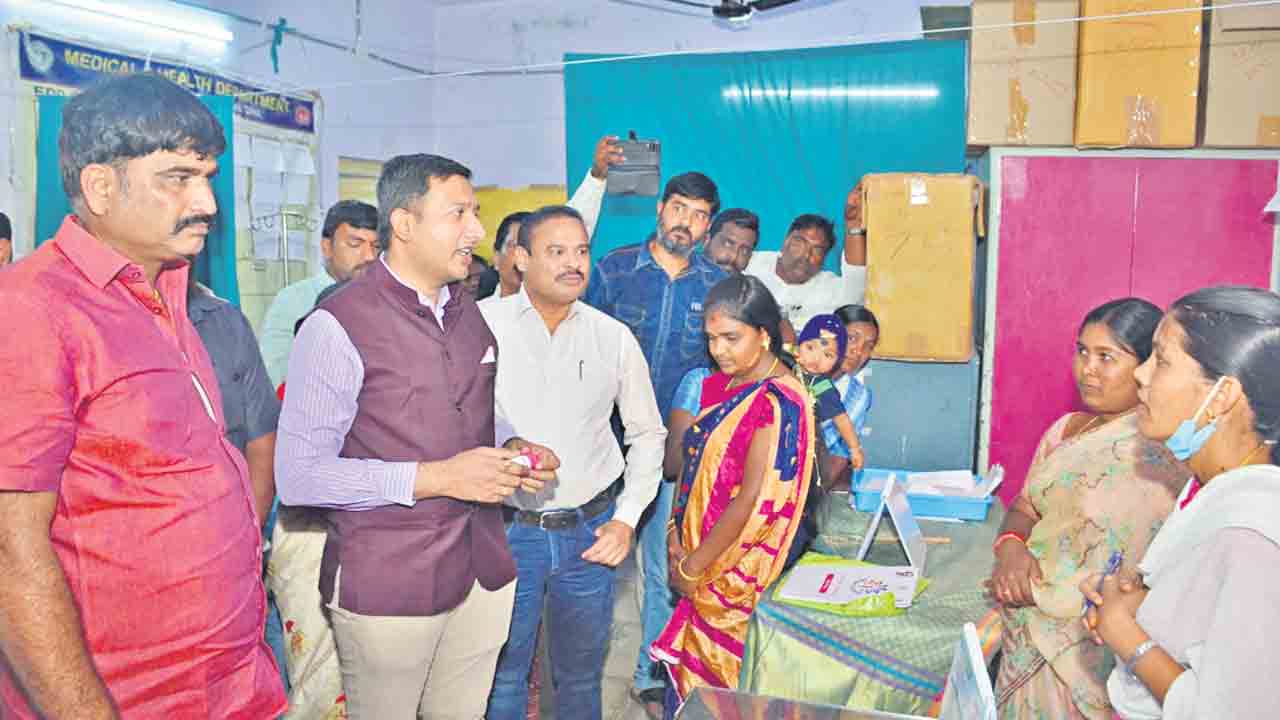 పీహెచ్సీ నిర్మాణంలో నిర్లక్ష్యమెందుకు?