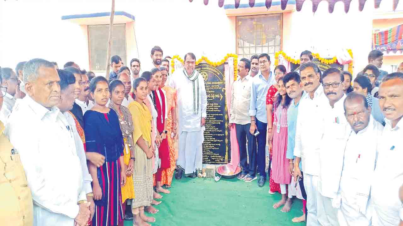 గమ్యం చేరే వరకూ ప్రయత్నించాలి