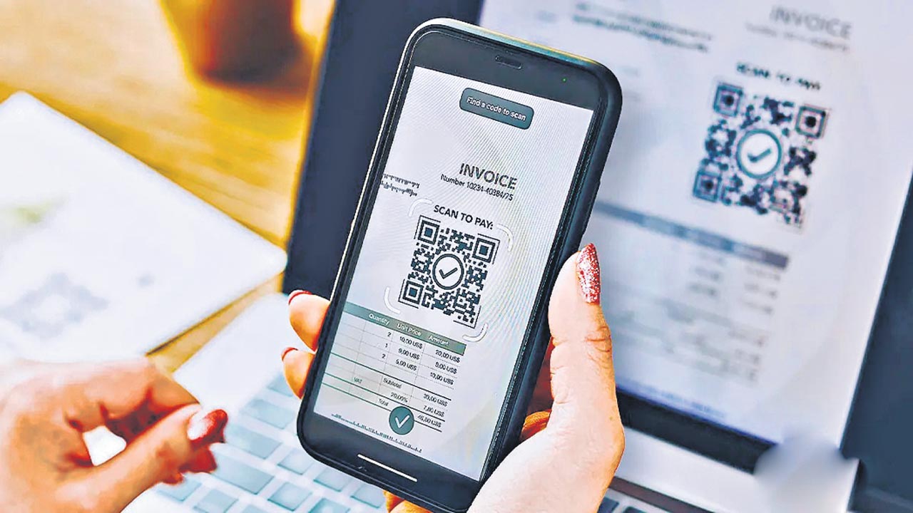 QR Code | డబ్బులు జమ చేస్తామని ఎవరైనా క్యూఆర్‌ కోడ్‌ పంపిస్తున్నారా? అయితే మోసం జరుగుతున్నట్లే!