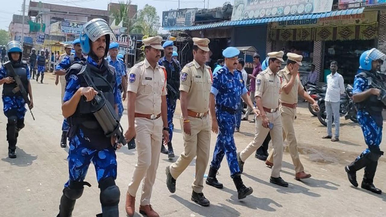 భైంసా, కుభీర్‌లో ఆర్‌ఏఎఫ్‌ ఫ్ల్లాగ్‌ మార్చ్‌