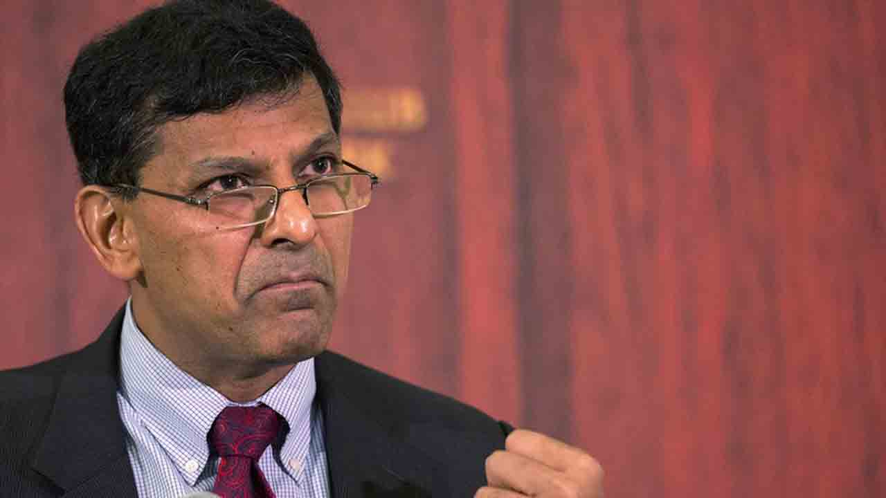 Raghuram Rajan on OPS | పాత పెన్షన్‌ స్కీంపై రఘురామ్‌ రాజన్‌ ఆందోళన.. అమలు చేస్తే భవిష్యత్‌లో మోయలేని భారం