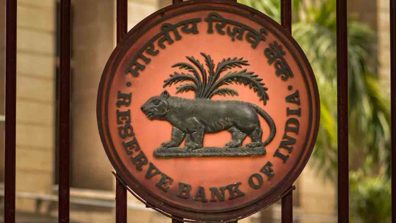 Inflation effect |  ఇప్పట్లో వడ్డీరేట్లు తగ్గవు.. 2024 మార్చి తర్వాతే అంటున్న విశ్లేషకులు