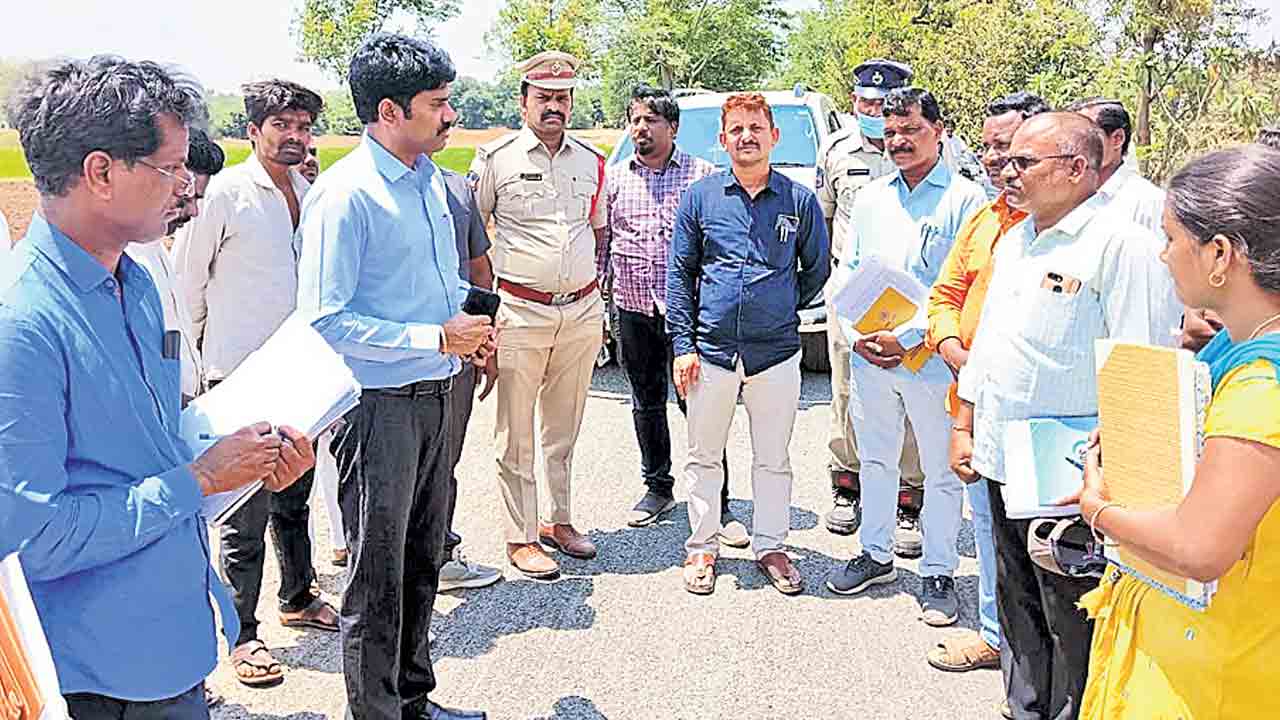 అధికారుల పనితీరుపై అసహనం