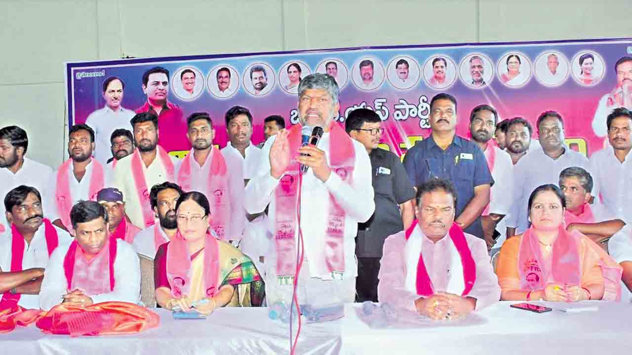 తొమ్మిదేండ్ల పాలనను వివరించాలి