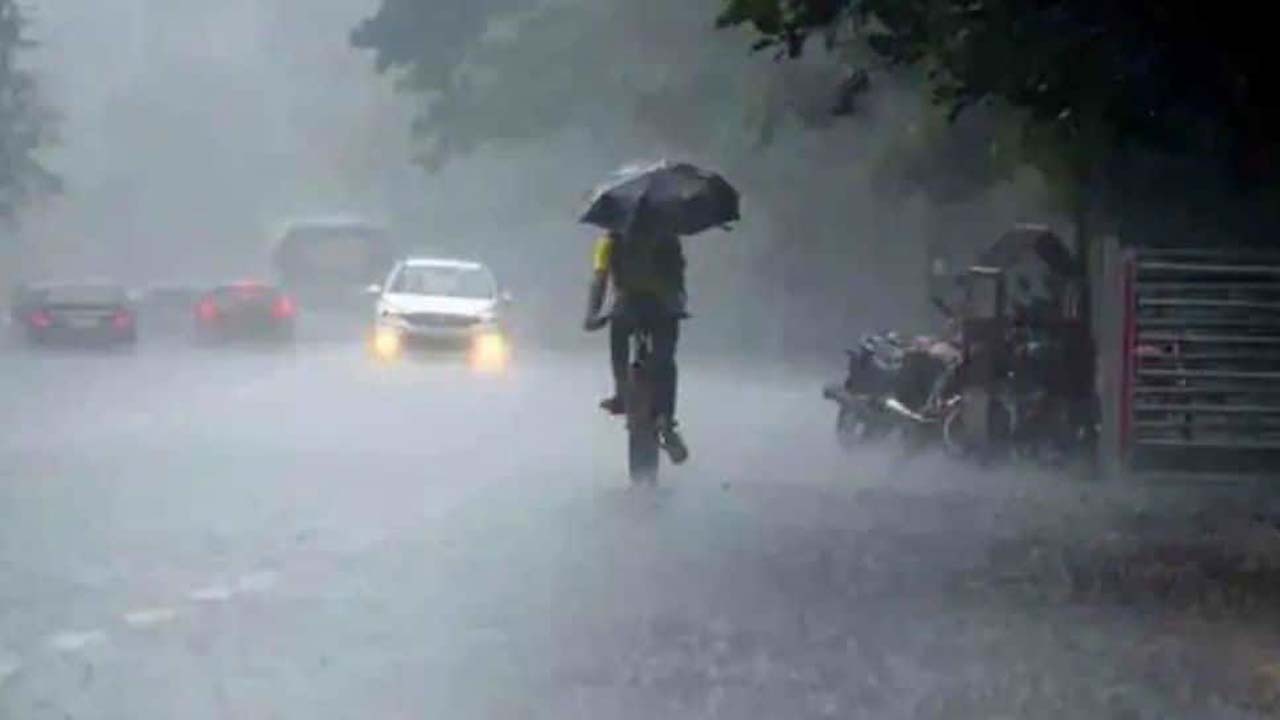 Telangana Weather Update | రాష్ట్రంలో నాలుగు రోజులు భారీ వర్షాలు.. ఎల్లో అలెర్ట్ జారీ చేసిన వాతావరణశాఖ