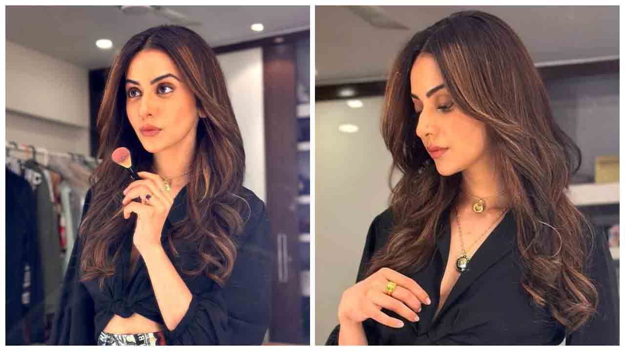 Rakul Preet Singh | మేకప్ రూంలో రకుల్‌ ప్రీత్‌ సింగ్ క్యూట్ లుక్..