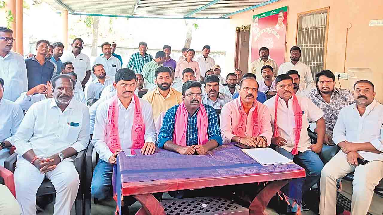 సమైక్యవాదులకు సద్దులు మోసిన రేవంత్‌