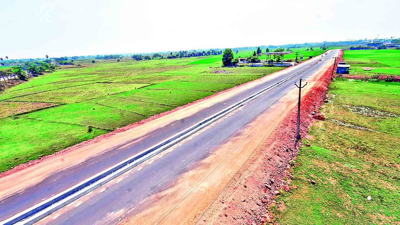 జూన్‌ చివరికల్లా రోడ్ల మరమ్మతులు