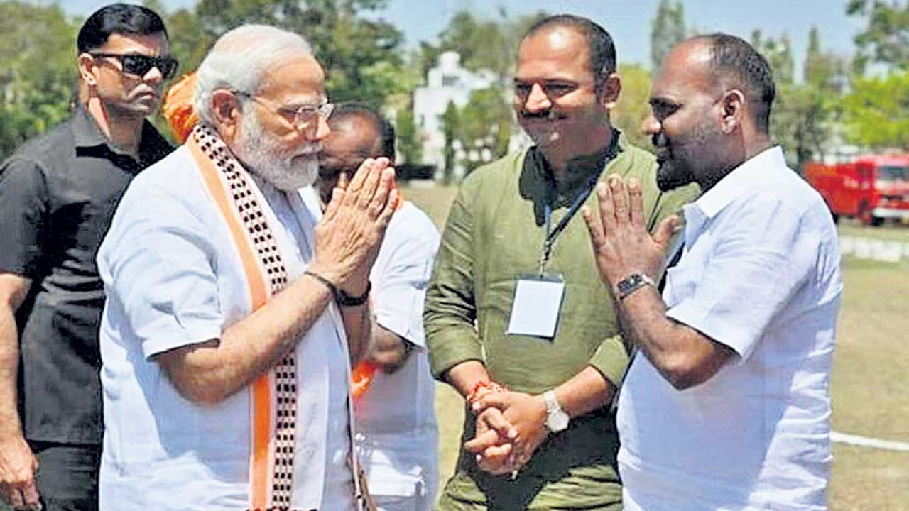 ప్రధాని మోదీకి రౌడీషీటర్‌ స్వాగతం