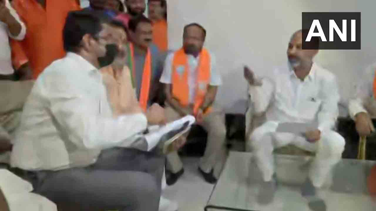 TSPSC | రేపు విచారణకు రండి.. బండి సంజయ్‌కి మరోసారి నోటీసులు జారీచేసిన సిట్‌