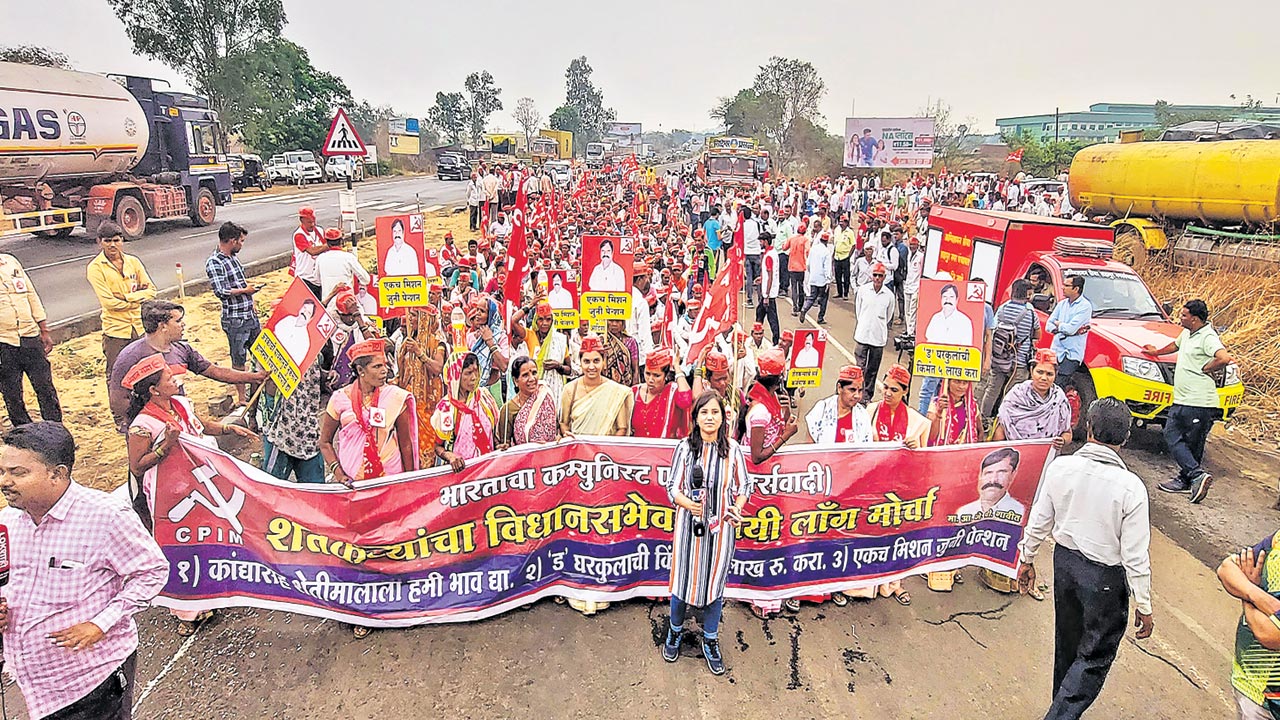 కాళ్లు పగిలి రక్తం కారుతున్నా మార్చ్‌
