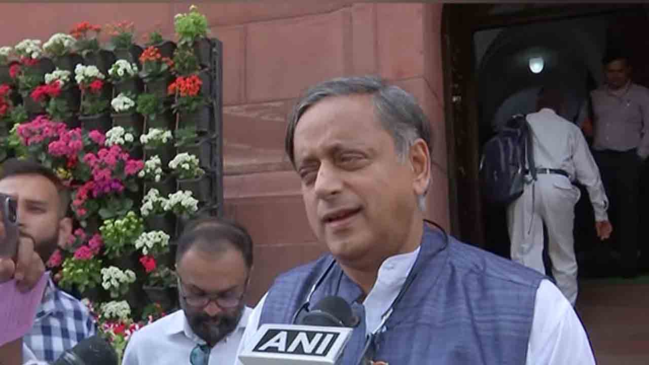 Shashi Tharoor | రాహుల్‌గాంధీ దేనికీ క్షమాపణ చెప్పాల్సిన అవసరం లేదు: శశిథరూర్‌