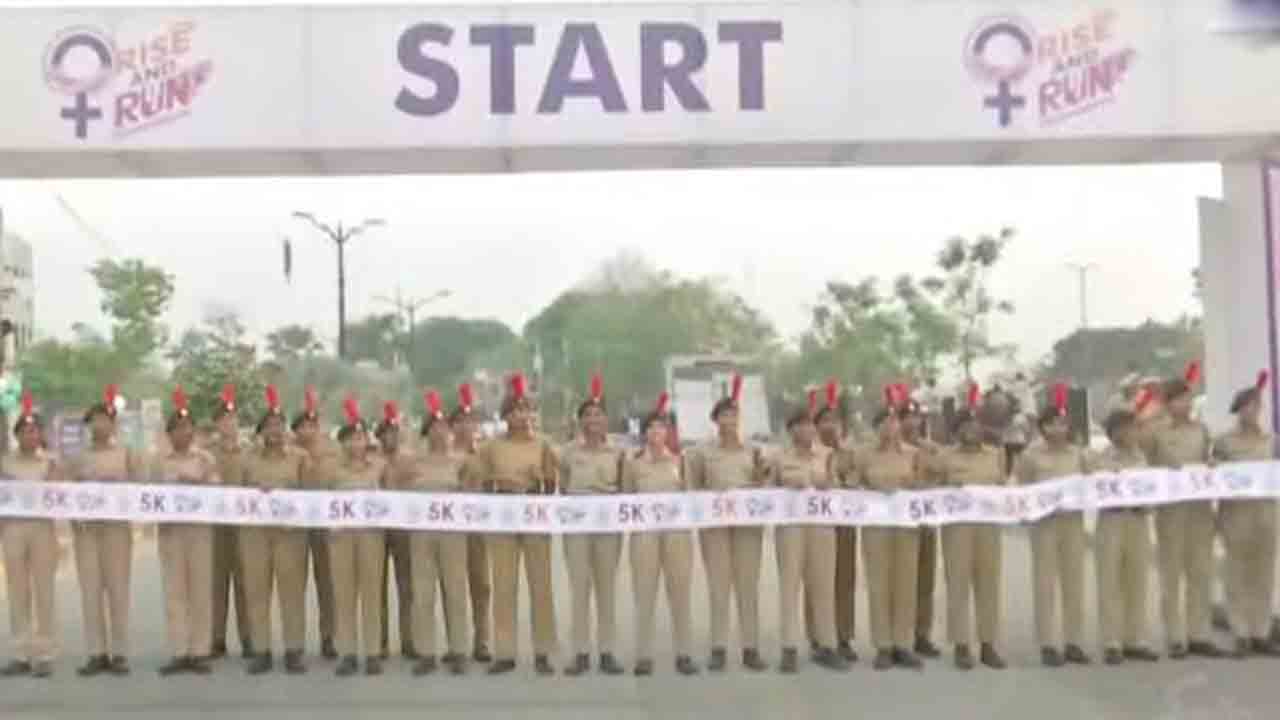 SHE Teams | పీపుల్స్‌ ప్లాజాలో షీ-టీమ్ 2కే, 5కే రన్‌.. ప్రారంభించిన సీఎస్‌ శాంతి కుమారి