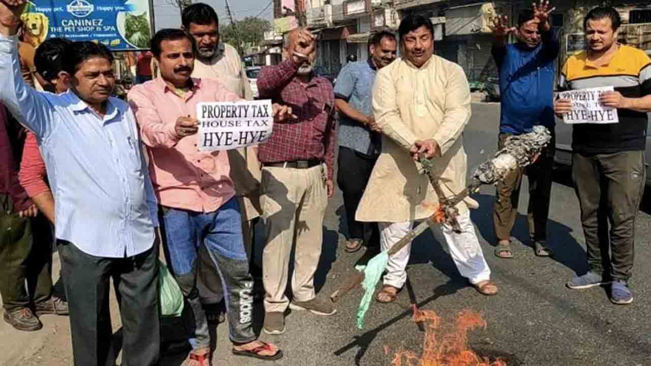 Shutdown In Jammu | కేంద్రం మరో మోసం.. ఆస్తి పన్ను విధింపు నిర్ణయంపై జమ్ములో బంద్‌