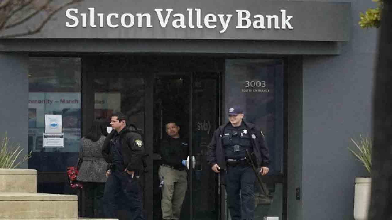 Silicon Valley Bank | అమెరికాలోనే పెద్దదైన సిలికాన్‌ వ్యాలీ బ్యాంకు 48 గంటల్లోనే ఎందుకు మూతపడింది?
