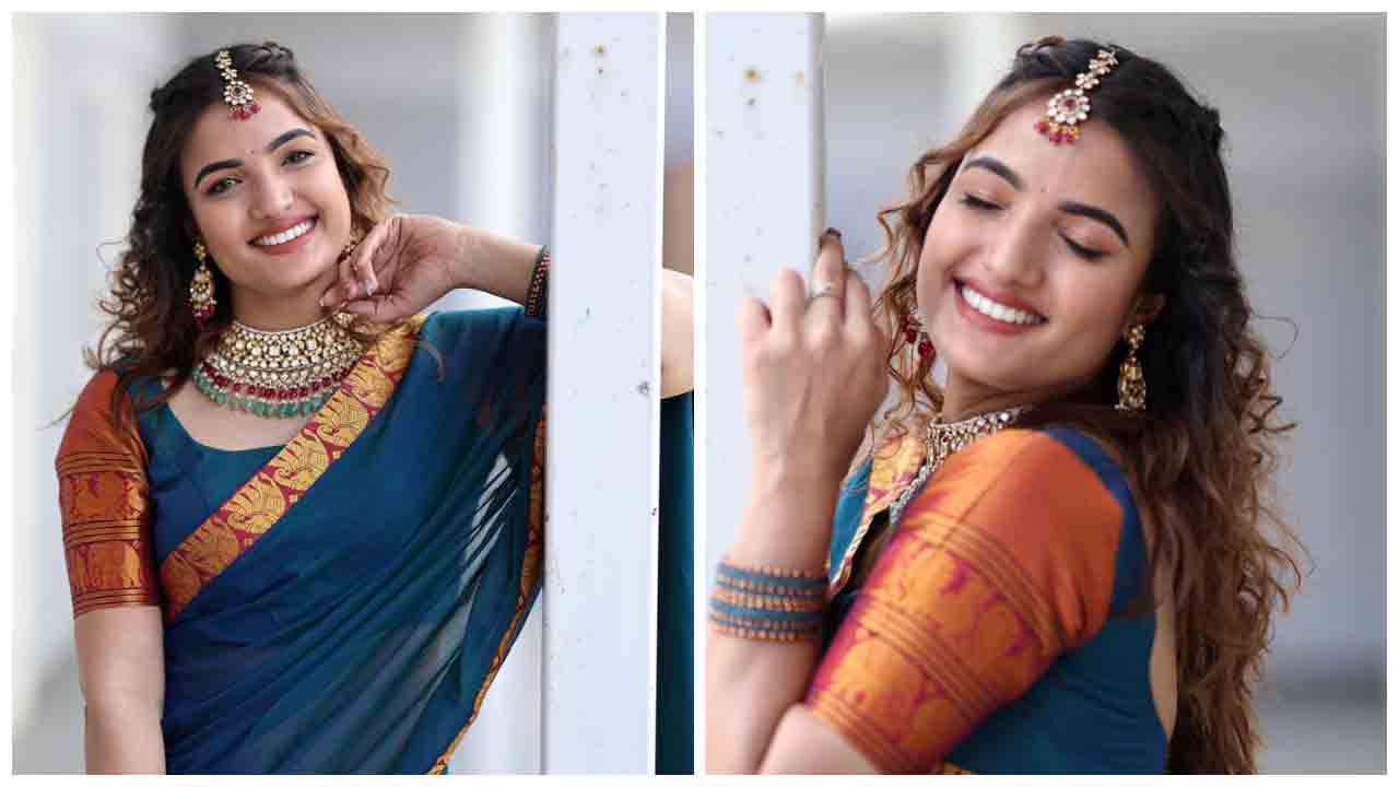 Siri Hanumanthu | చిరునవ్వుతో గాలం వేస్తున్న బిగ్‌బాస్‌ బ్యూటీ సిరి..