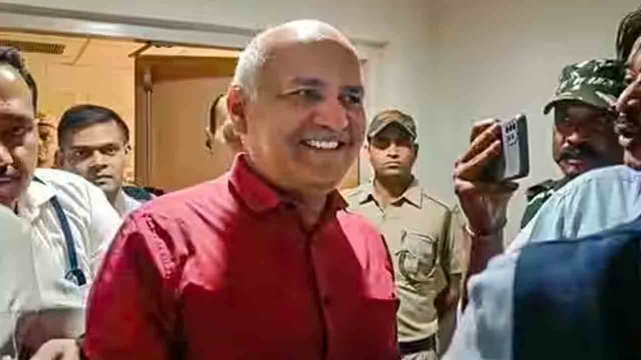 జైలులో సిసోడియాను 5 గంటలు ప్రశ్నించిన ఈడీ