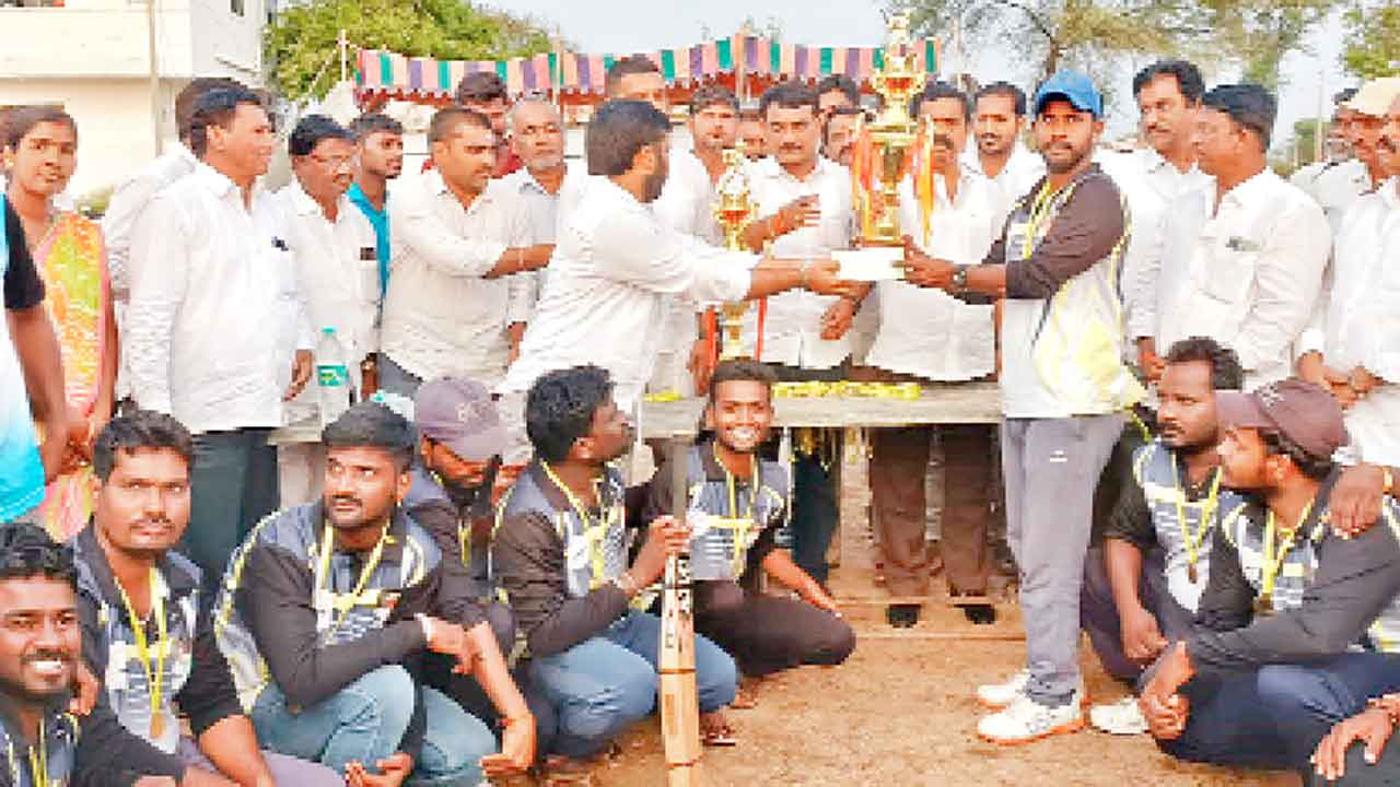 గ్రామీణ క్రీడలు సోదరభావాన్ని పెంచుతాయి