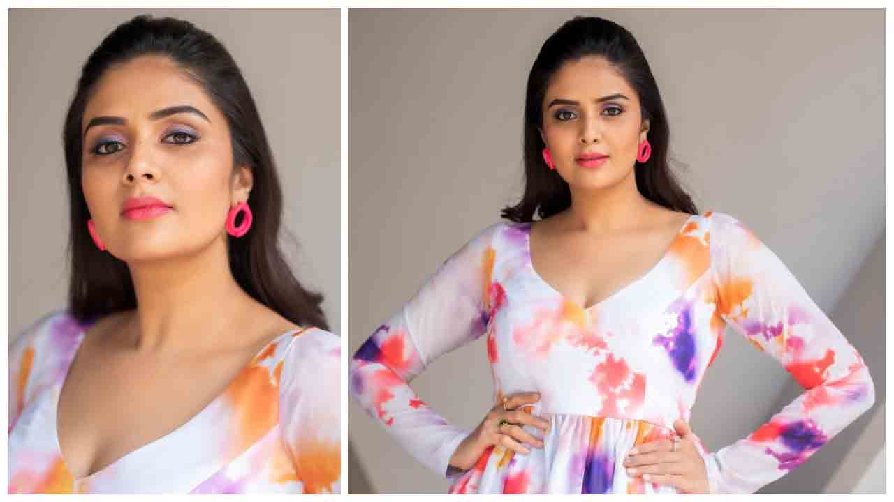 Sreemukhi | పొట్టి దుస్తుల్లో శ్రీ‌ముఖి ధగధగలు..