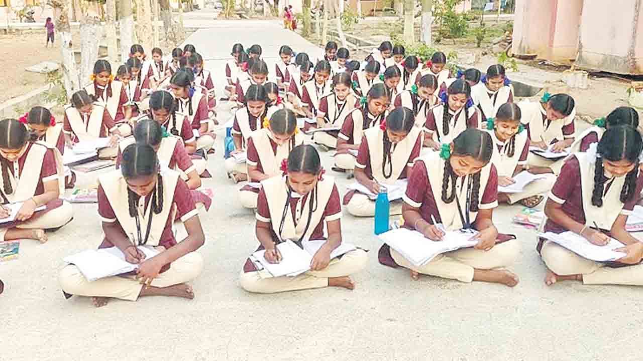 ఇంటర్‌ పరీక్షలకు ఇక మూడు రోజులే..