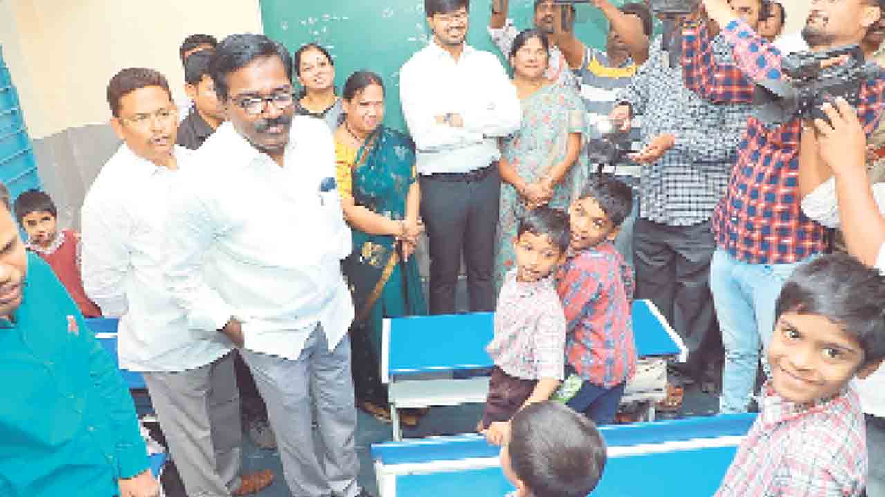 ‘మన ఊరు – మన బడి’లో ఖమ్మం జిల్లా ముందంజ