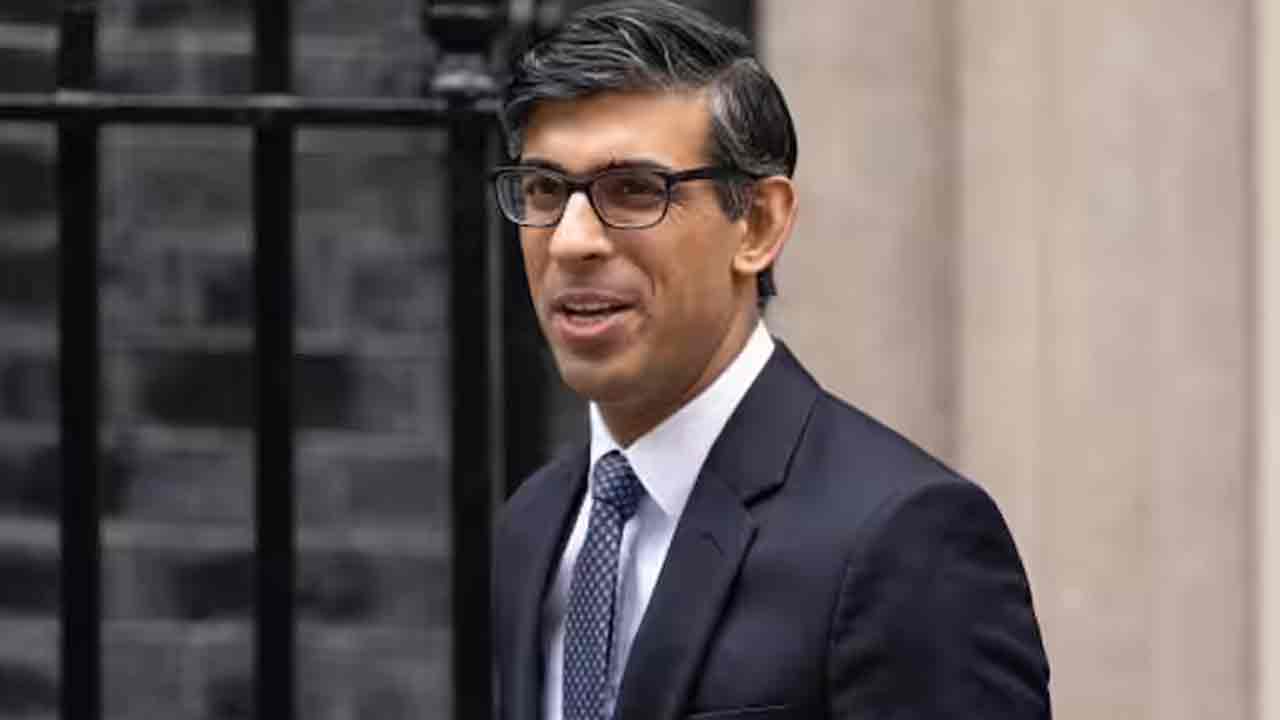 Rishi Sunak | వలసదారుల అడ్డుకట్టకు సునాక్‌ కొత్త బిల్లు