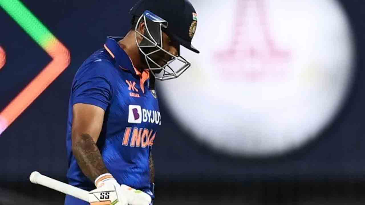 Rohit Sharma | అతను ఆడింది మూడు బంతులే.. సూర్యకుమార్‌ యాదవ్‌కు రోహిత్‌ శర్మ సపోర్ట్