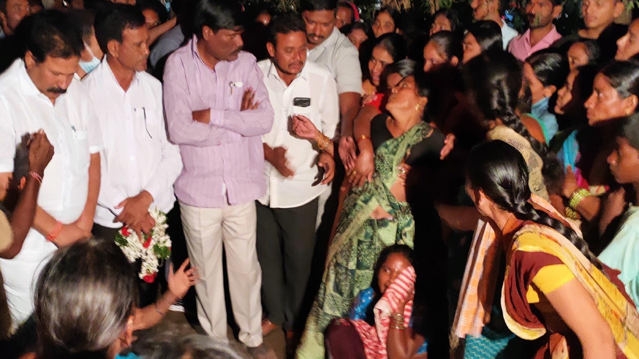 స్వప్నలోక్‌ మృతుల కుటుంబాలకు 5 లక్షల ఎక్స్‌గ్రేషియా