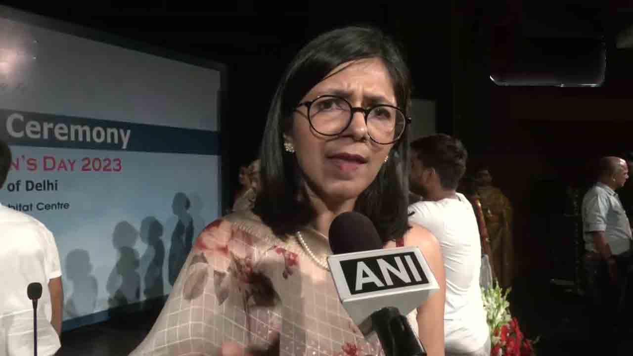 చిన్నప్పుడు నా తండ్రే నాపై లైంగిక దాడికి పాల్పడ్డాడు: స్వాతి మాలివాల్‌