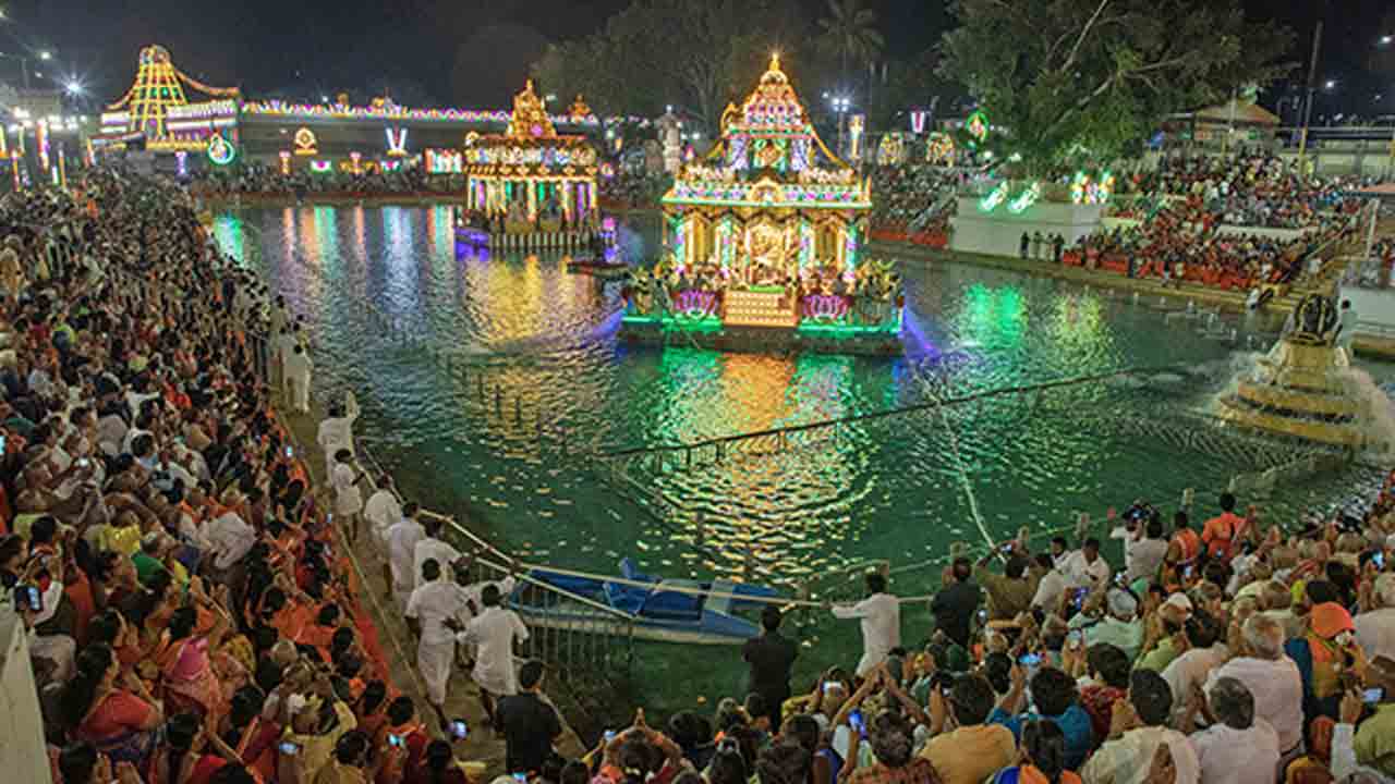 Tirumala | తిరుమలలో కొనసాగుతున్న భక్తుల రద్దీ ..శ్రీవారి దర్శనానికి 12 గంటల సమయం