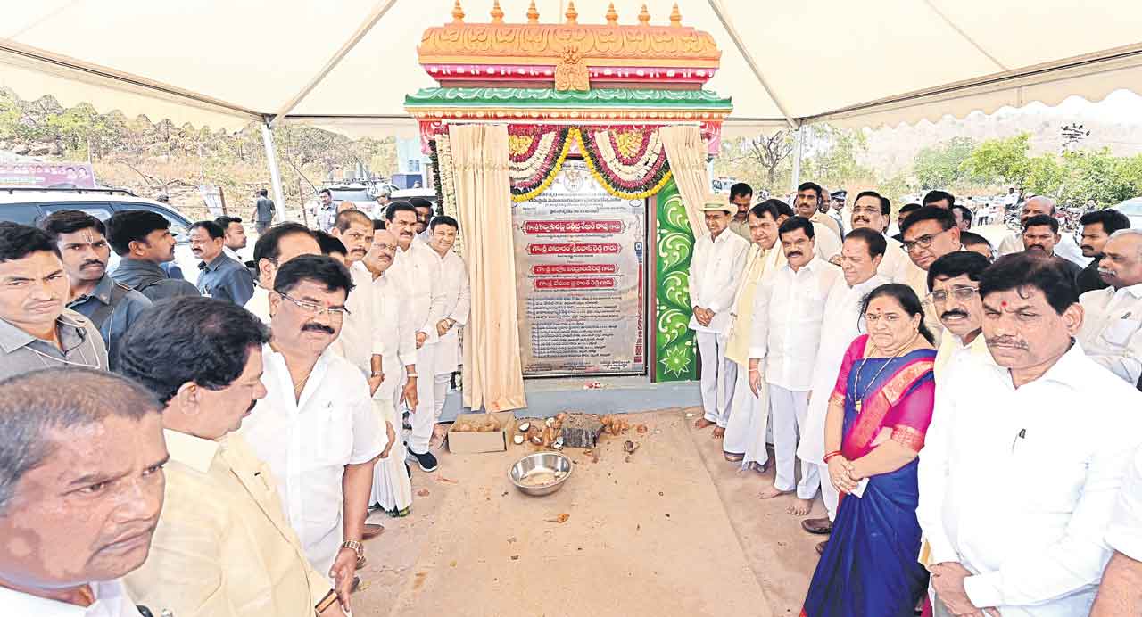 నయనానందకరం..జనప్రవాహం..