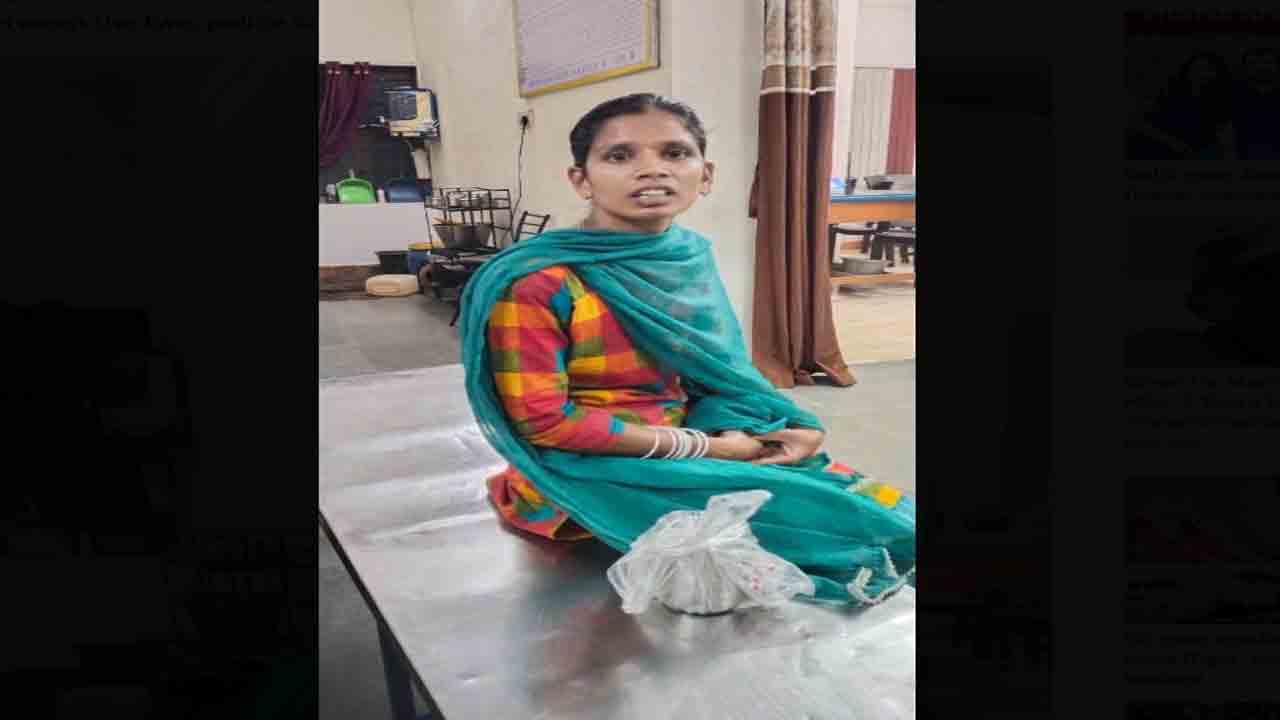 woman pours hot oil | మోసగించిన ప్రియుడిపై.. వేడి నూనె పోసిన ప్రియురాలు